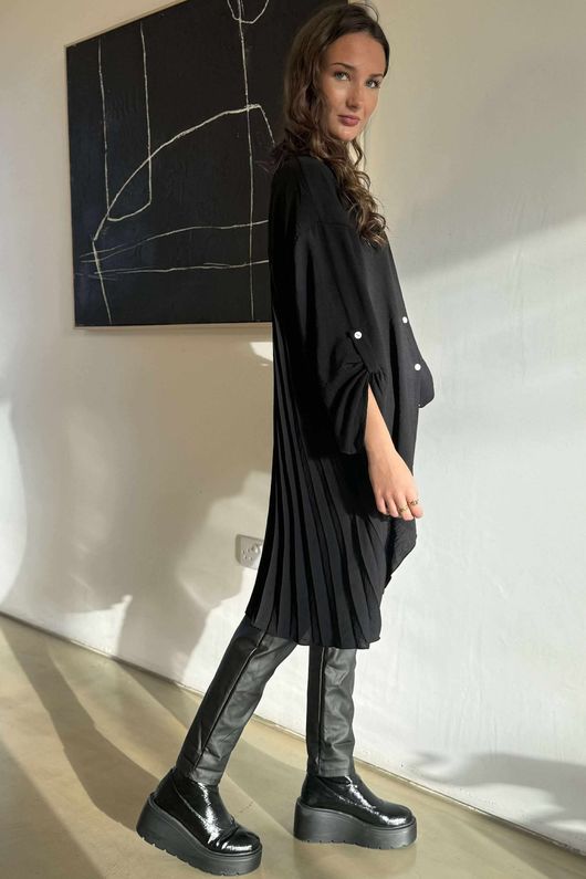 Suki Pleat Back Blouse Black /20=